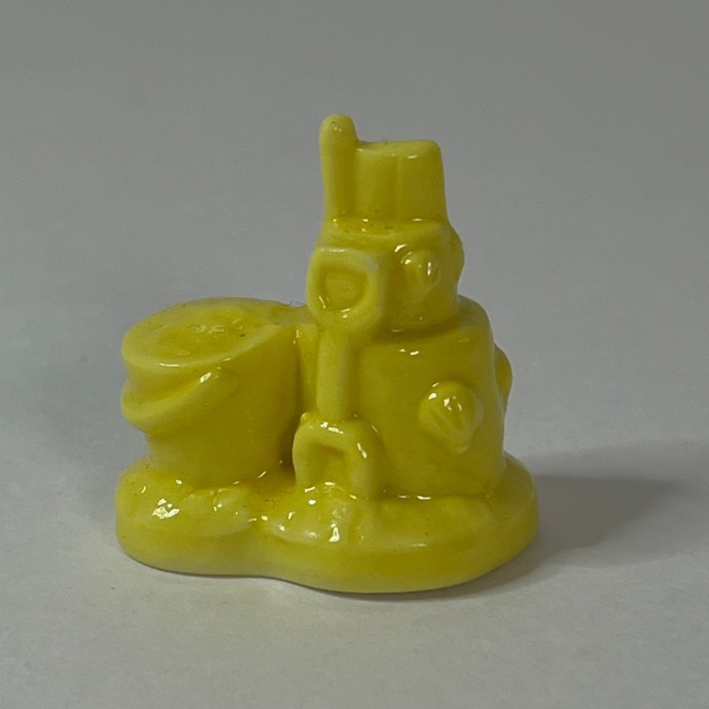 Wade England Red Rose Tea Whimsies Beach Series Sandcastle Bucket Yellow Figure